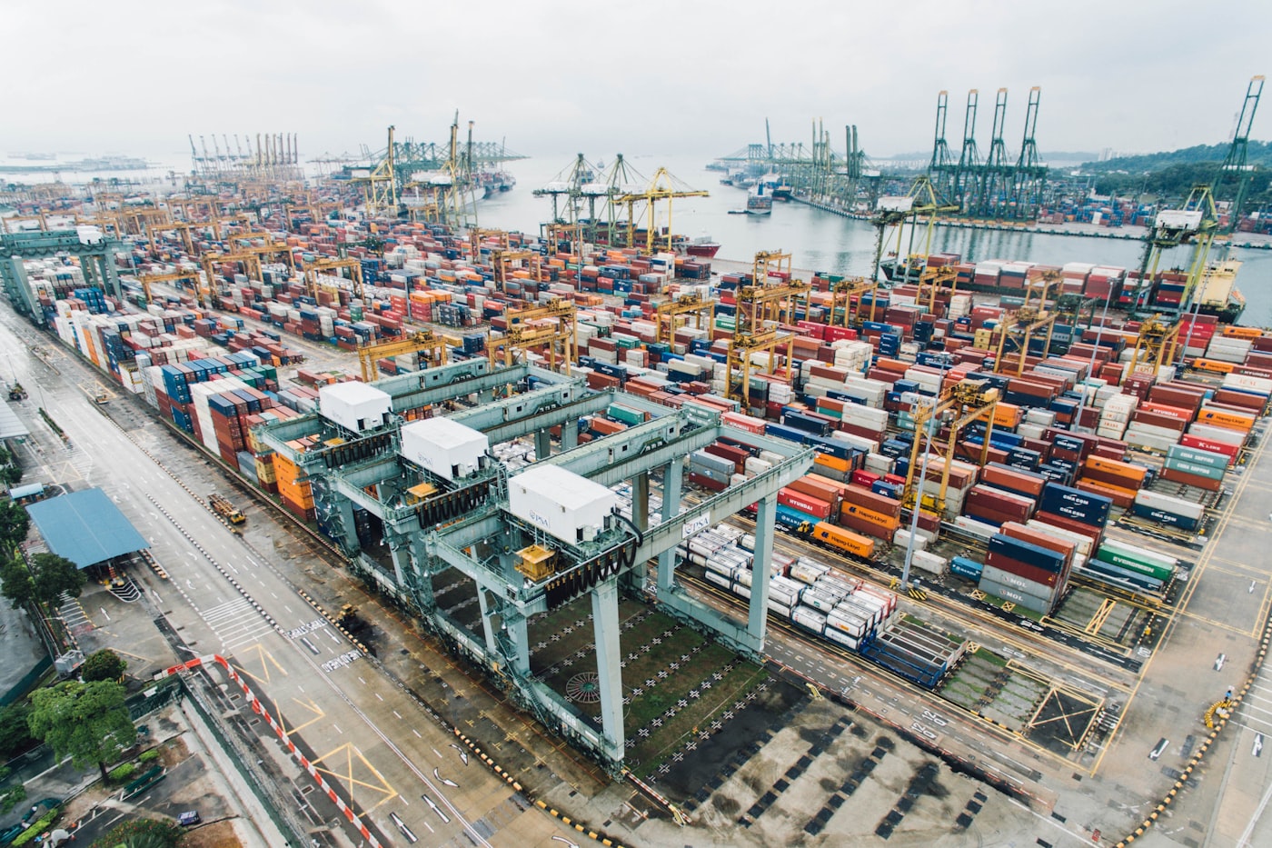 Shipping containers ready for UAE to Lebanon freight